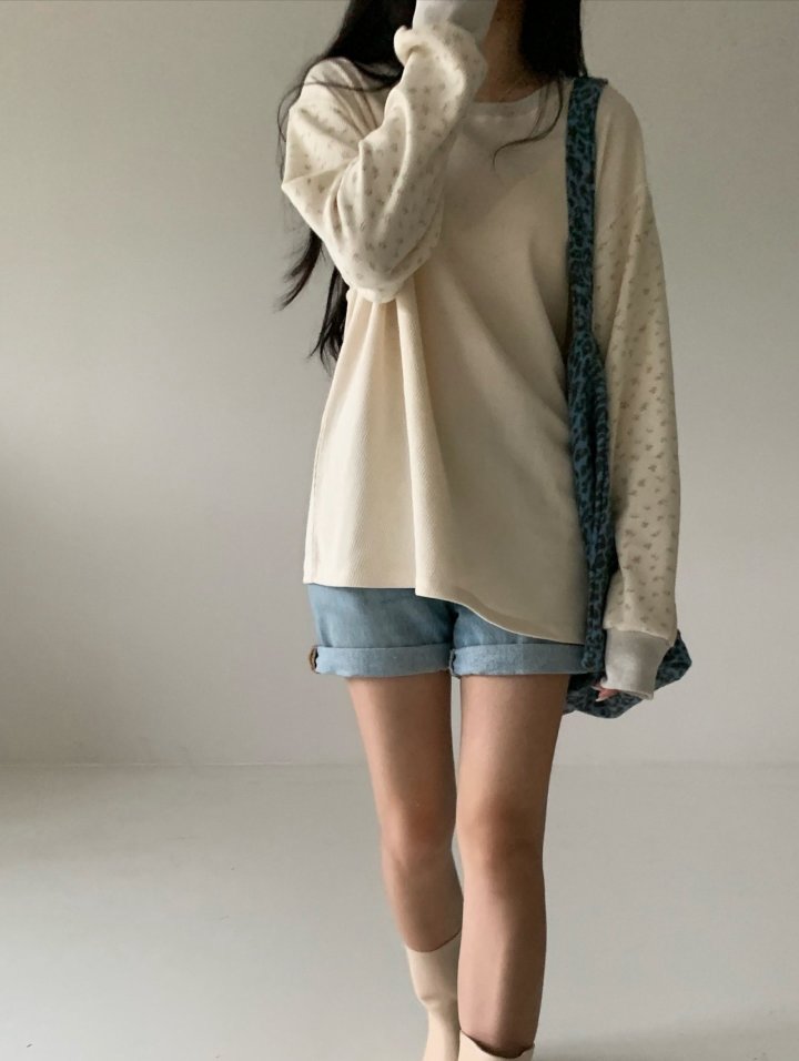 Via - Korean Women Fashion - #womensfashion - Flower Solo Tee - 3