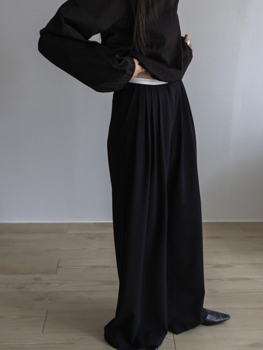 Slim Waist Wool Pleated Wide Trousers Slim Waist Wool Pleated Wide Trousers