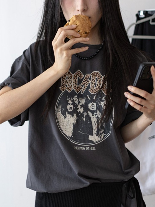 Oversized Vintage Leopard ACDC Graphic Tee Oversized Vintage Leopard ACDC Graphic Tee