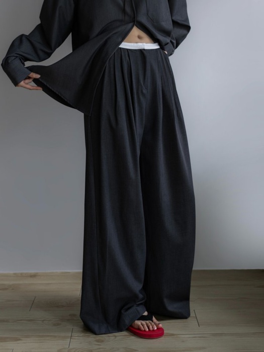 Slim Waist Wool Pleated Wide Trousers Slim Waist Wool Pleated Wide Trousers