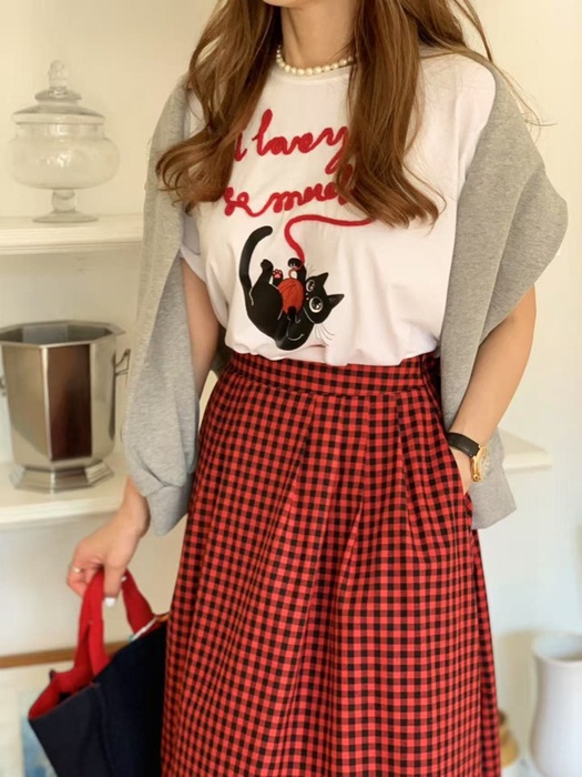 Meuw Tee Meuw Tee