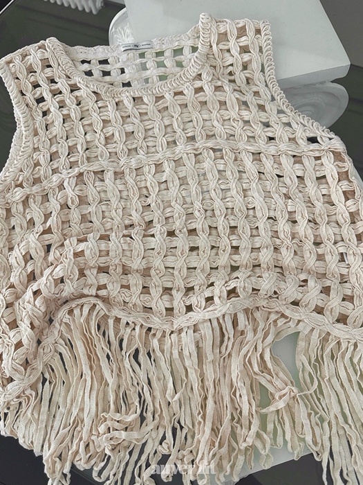 Knit Tessel Vest Knit Tessel Vest