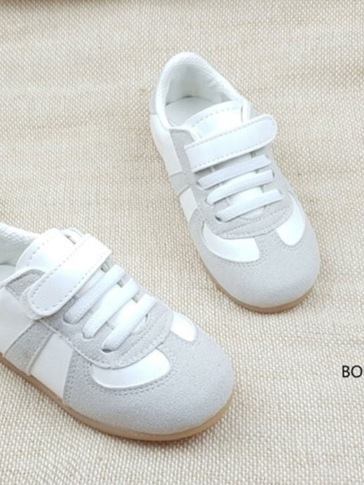 Love Sneakers