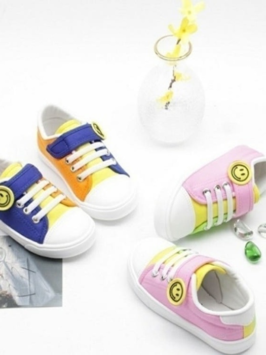 Peekaboo Smile Color Sneaker