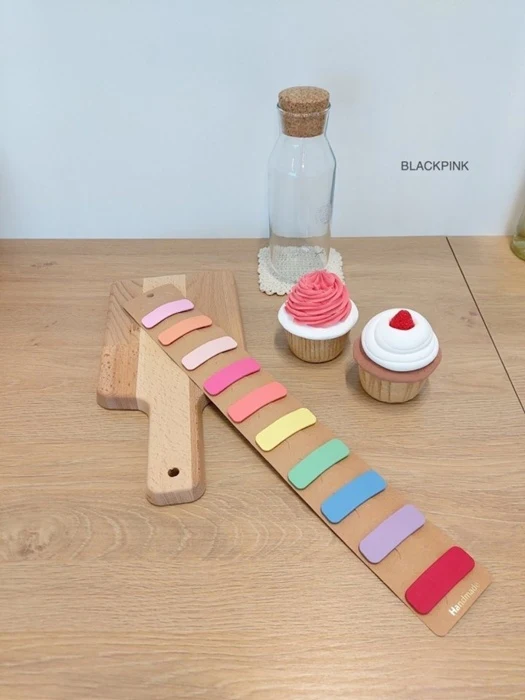 Macaron Snap Clip