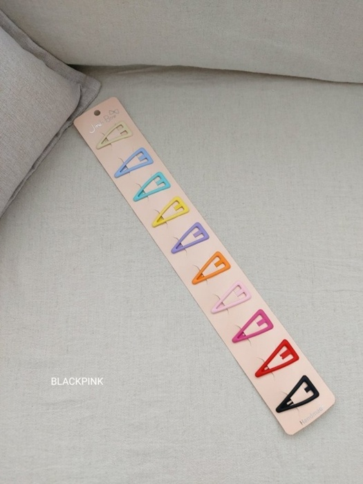 Triangle Embossed Snap Clip