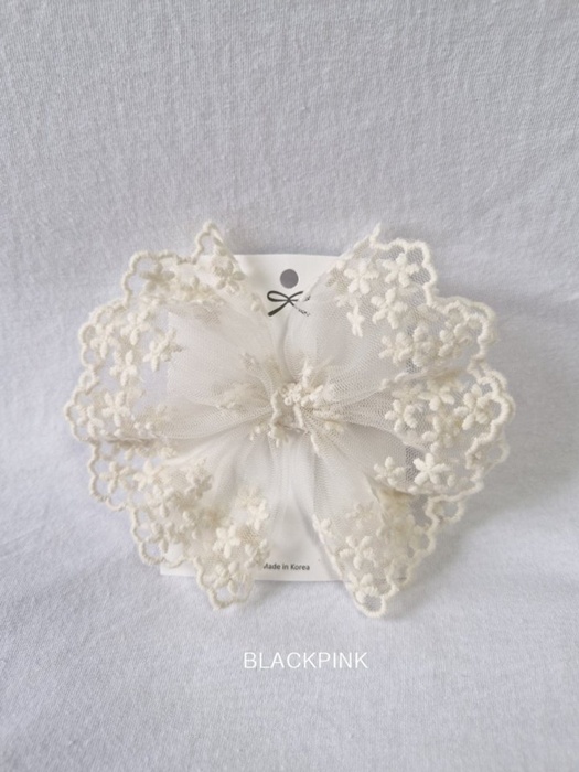 Alyssa Lace Pin