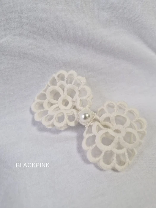 Eva Lace Pin