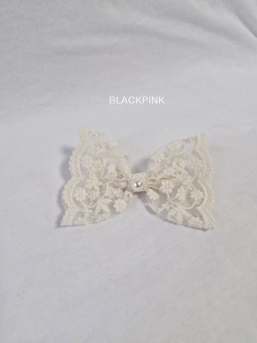Heather Lace Ribbon Pin