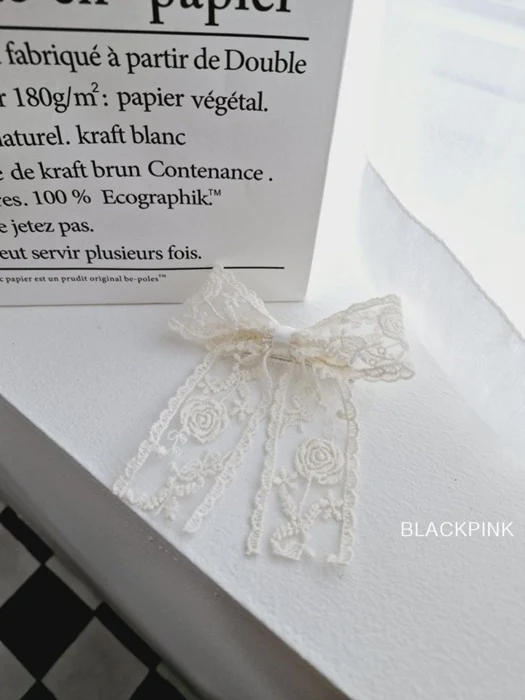 Barbara Ribbon Pin