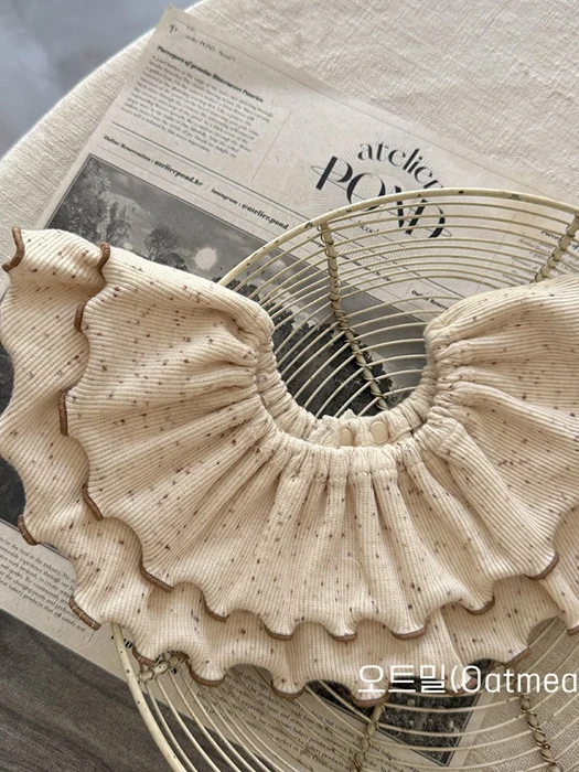 Neuf Frill Bib
