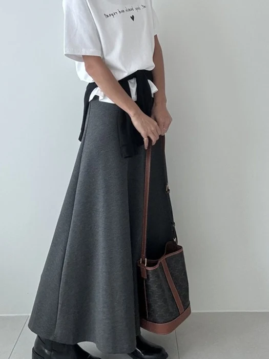 By Long Skirt By Long Skirt
