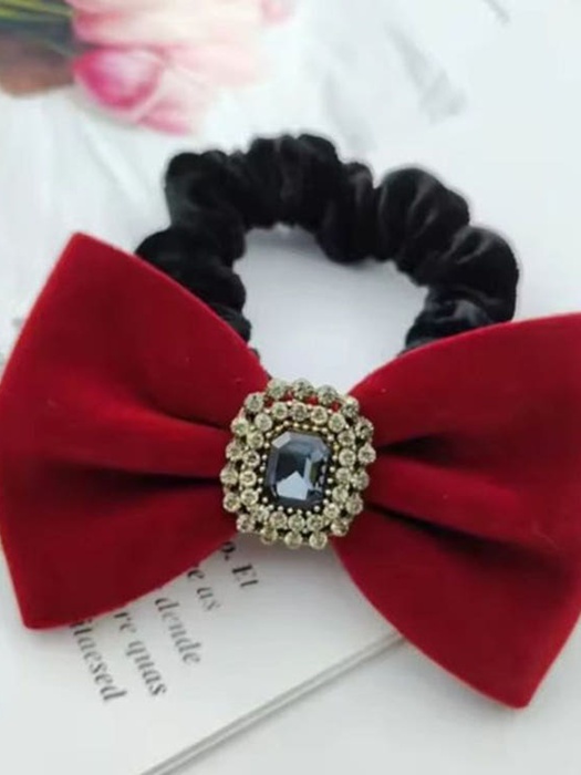 Velvet Ribbon Scrunchie (set of 3) Velvet Ribbon Scrunchie (set of 3)
