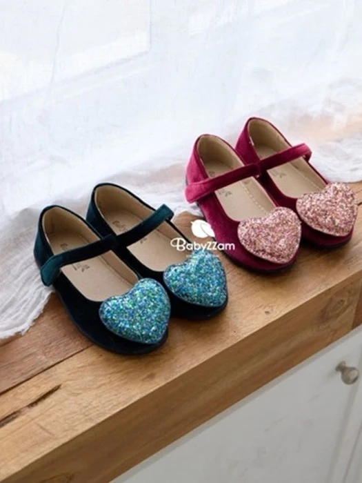Y972 Heart Mong Flats Y972 Heart Mong Flats