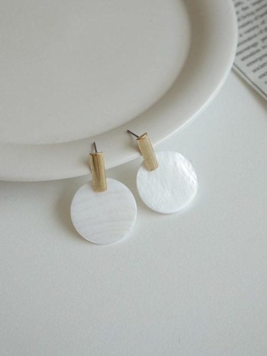 White Remu Earrings White Remu Earrings