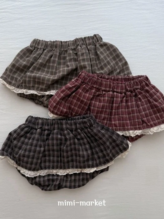 Lace Short Tiered Skirt