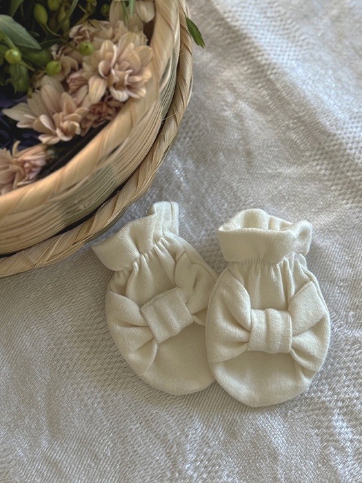 Ribbon Hand Cover