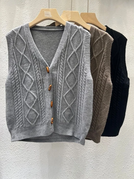 Cable V-neck Vest Cable V-neck Vest