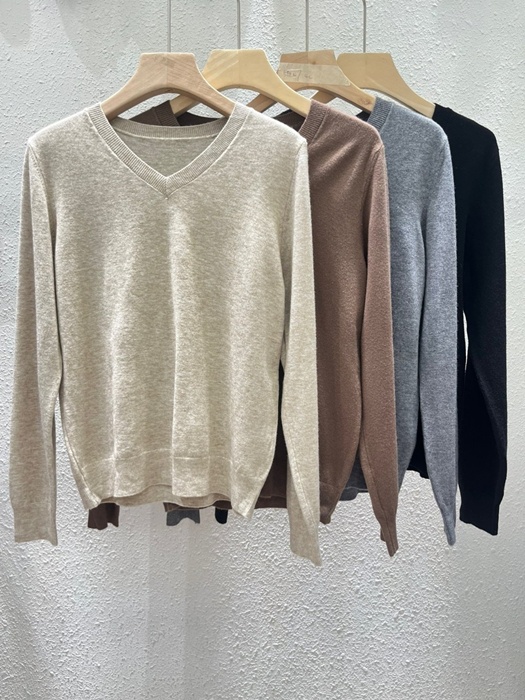 Daily V-neck Knit Daily V-neck Knit