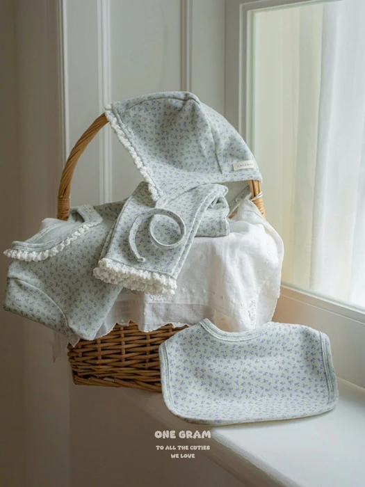 Tsubaki Bib