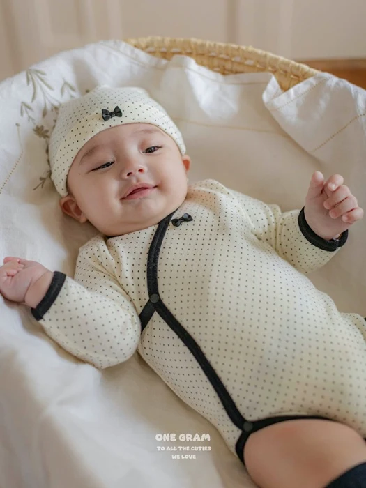 Rie Newborn Suit