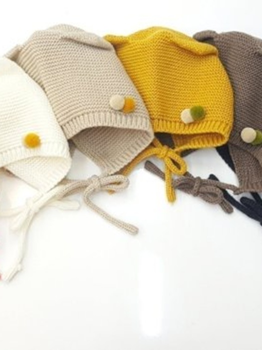 Pom-Pom Earflap Bonnet Pom-Pom Earflap Bonnet