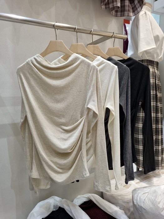 Angora Shirring Tee