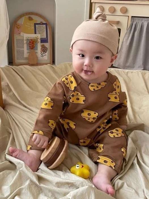 Cheese Suit (with Bonnet) Cheese Suit (with Bonnet)