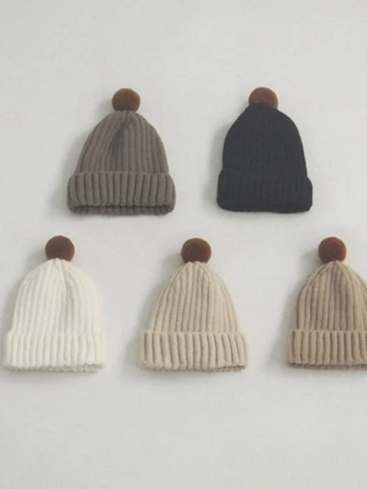 Pom-Pom Ribbed Beanie