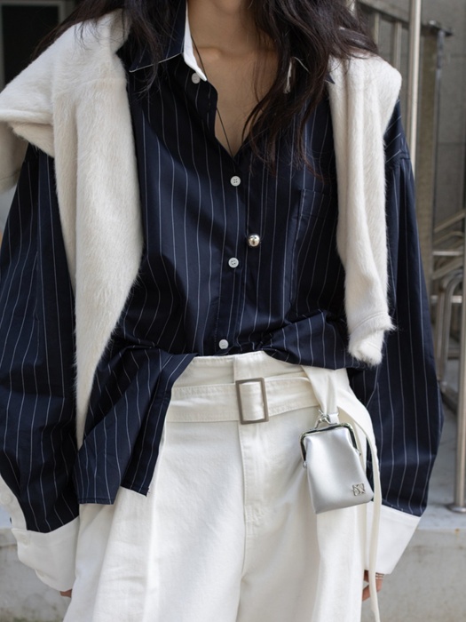 Oversized White Contrast Striped Shirt Oversized White Contrast Striped Shirt