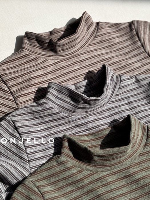 Smoothie Turtleneck Tee