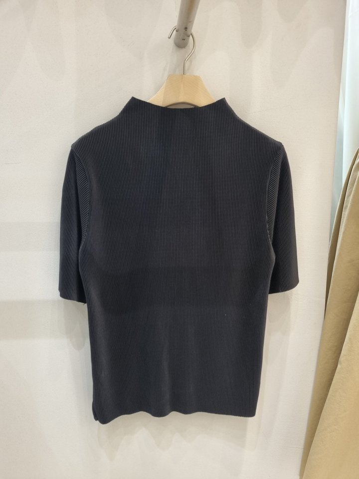 Allu - Korean Women Fashion - #momslook - Pleated Half Sleeve Tee - 3