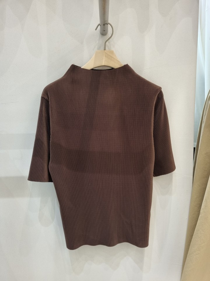 Allu - Korean Women Fashion - #momslook - Pleated Half Sleeve Tee - 5