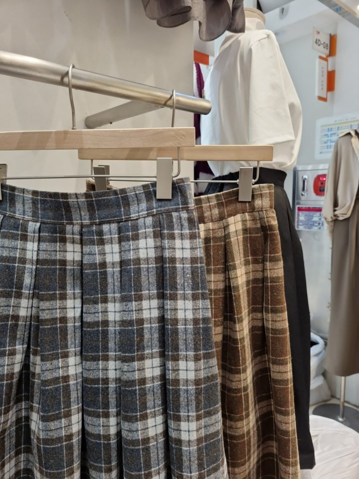 Allu - Korean Women Fashion - #momslook - Check Off Skirt - 2