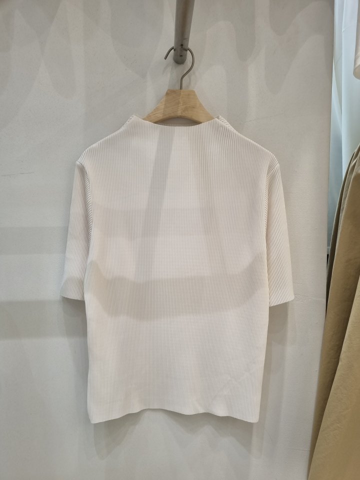 Allu - Korean Women Fashion - #womensfashion - Pleated Half Sleeve Tee - 6