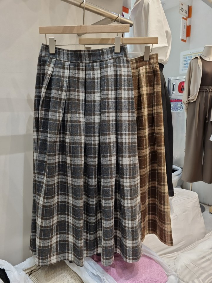 Allu - Korean Women Fashion - #womensfashion - Check Off Skirt