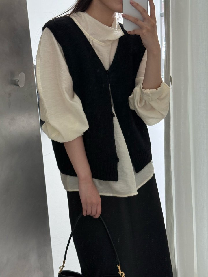 Amygrace - Korean Women Fashion - #momslook - Sorobo Knit Vest Cardigan - 11