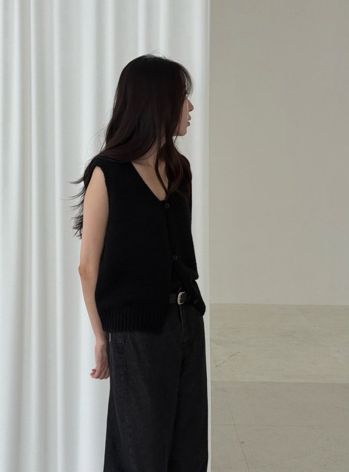 Amygrace - Korean Women Fashion - #momslook - Sorobo Knit Vest Cardigan - 3
