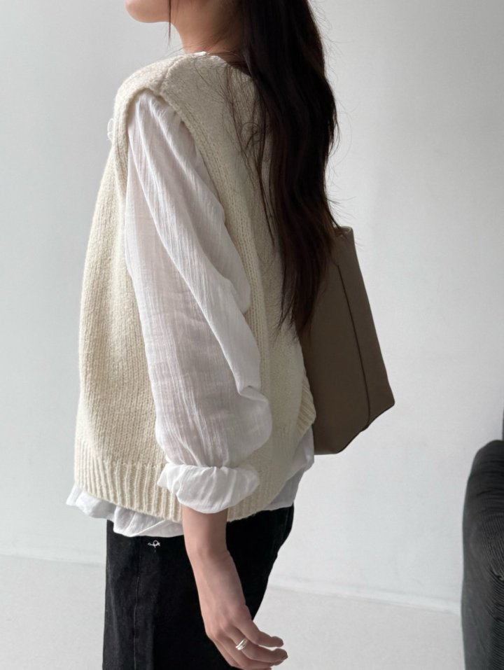 Amygrace - Korean Women Fashion - #momslook - Sorobo Knit Vest Cardigan - 9