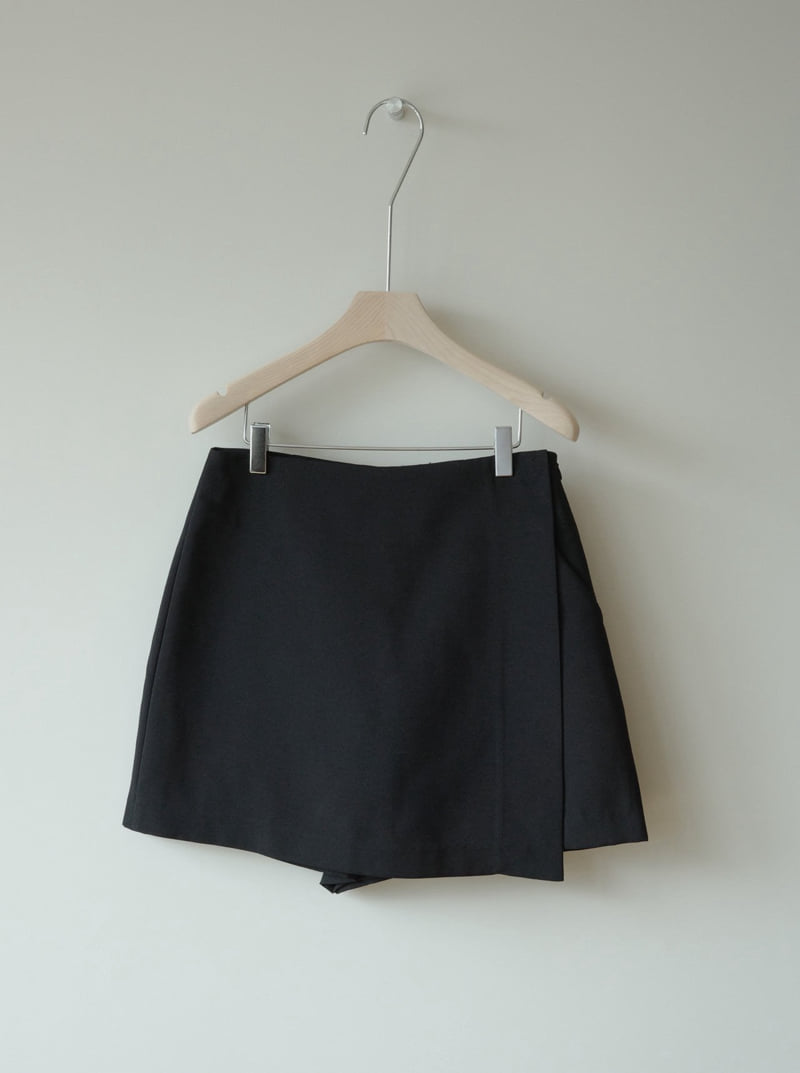 Amygrace - Korean Women Fashion - #momslook - Jenny Wrap Skirt Shorts - 11