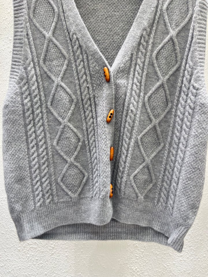 Another Plan - Korean Women Fashion - #momslook - Cable V-neck Vest - 3