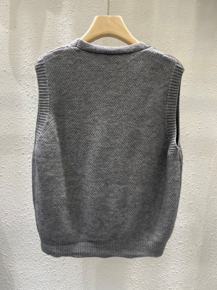 Another Plan - Korean Women Fashion - #momslook - Cable V-neck Vest - 5