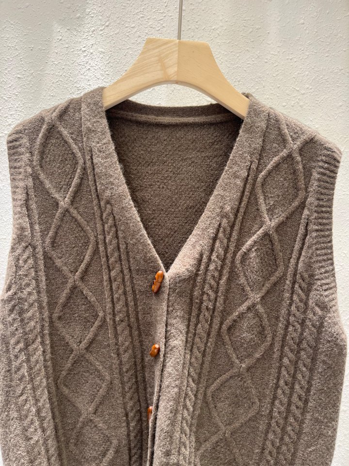 Another Plan - Korean Women Fashion - #momslook - Cable V-neck Vest - 7