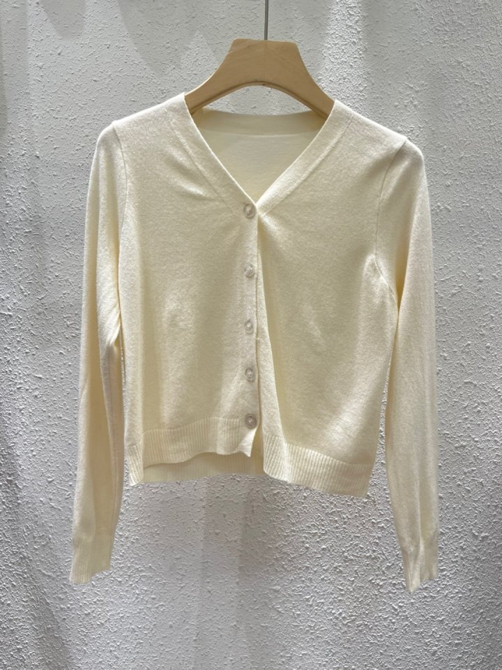 Another Plan - Korean Women Fashion - #momslook - Cropped V-neck Knit Cardigan - 5