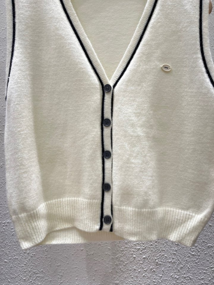 Another Plan - Korean Women Fashion - #thelittlethings - OOTD Button Vest - 4