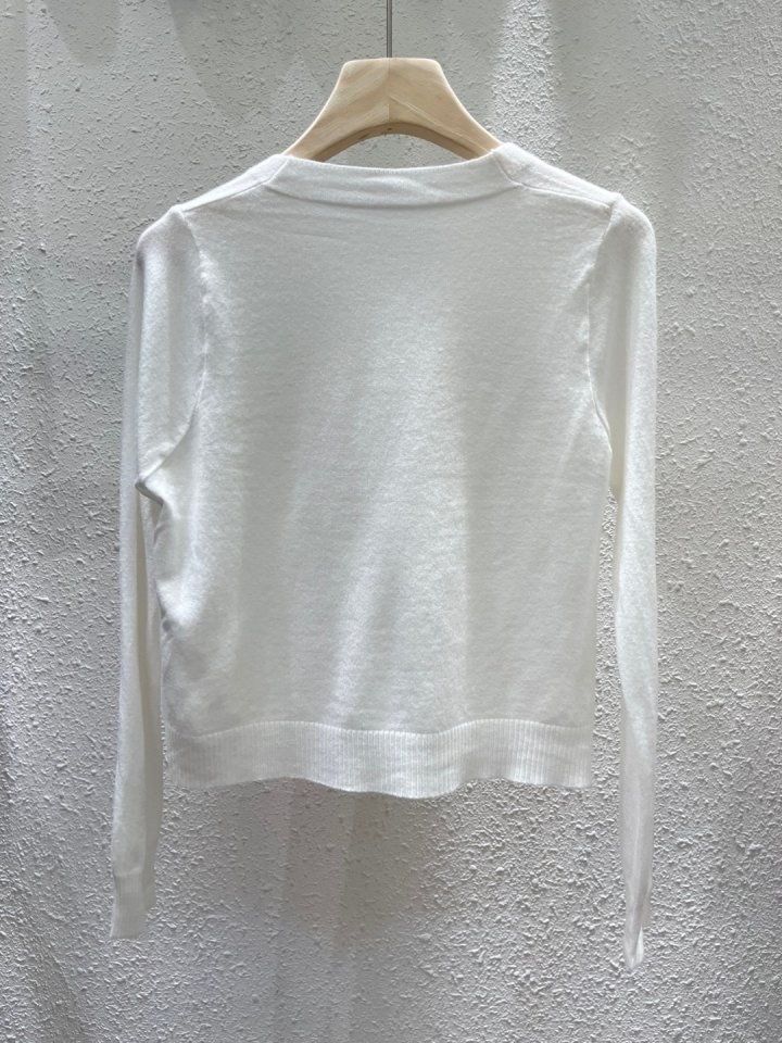 Another Plan - Korean Women Fashion - #thatsdarling - Cropped V-neck Knit Cardigan - 4