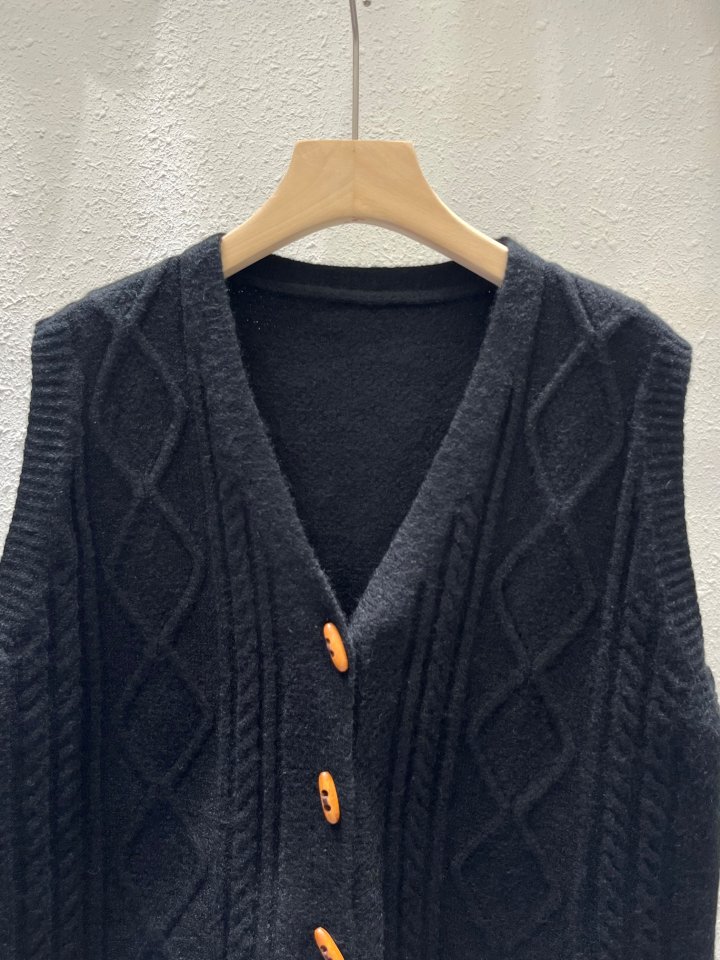 Another Plan - Korean Women Fashion - #womensfashion - Cable V-neck Vest - 10