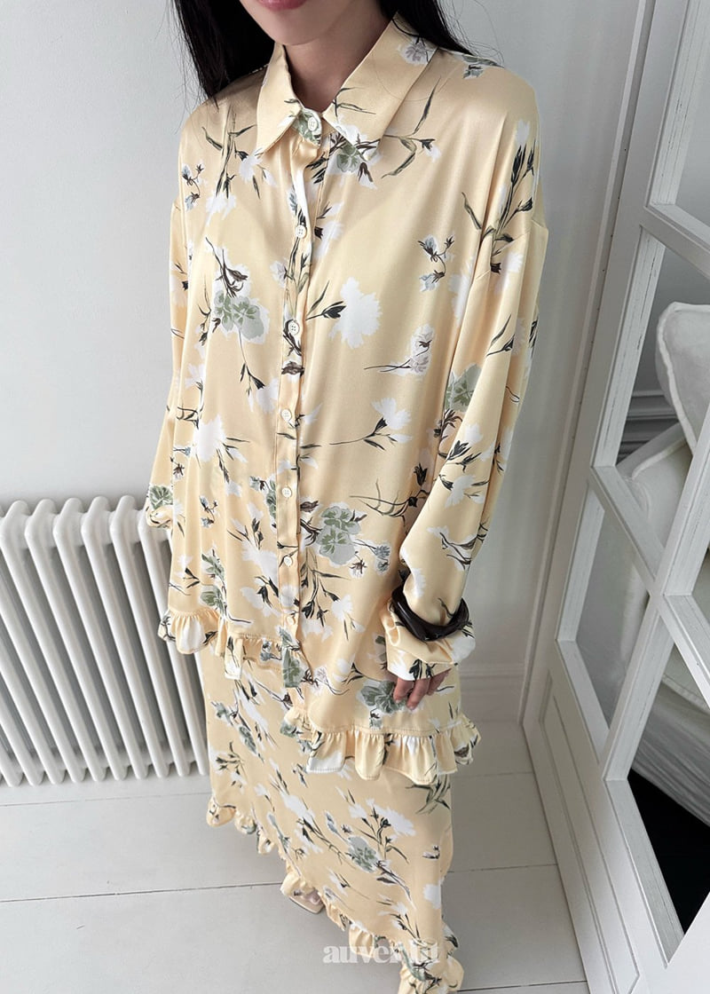 Auver_Fit - Korean Women Fashion - #womensfashion - Satin Flower Shirt