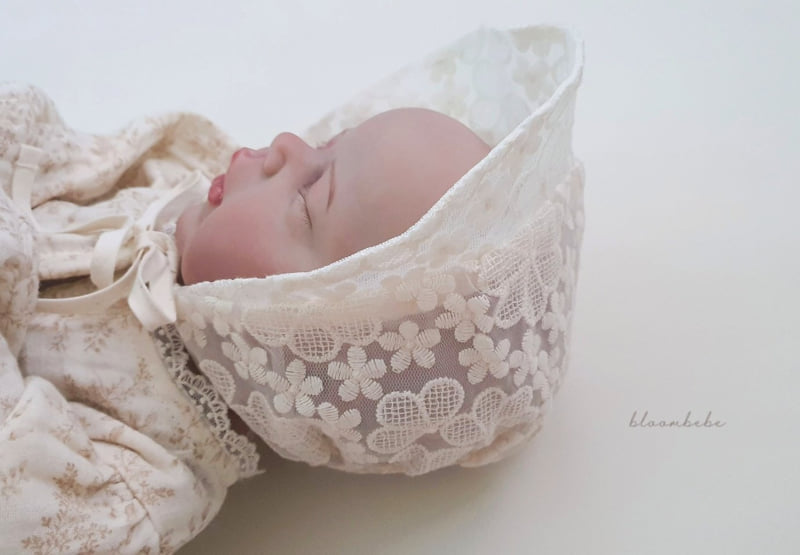 25 Lace Bonnet (Cotton Lace 3) by Bloombebe for Baby - view 9