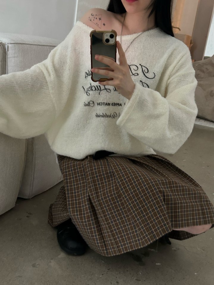 Buckle - Korean Women Fashion - #vintageinspired - Off Lettering Knit - 2